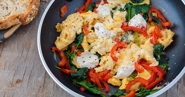 Active8me eat more lose weight scrambled eggs capsicum spinach ricotta