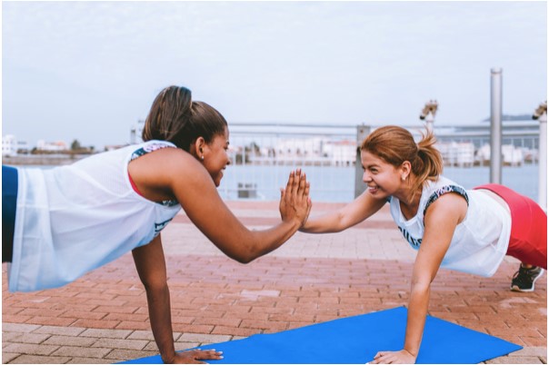 Active8me 6 Ways to Crush the Negativity Around Your Healthy Lifestyle Girls Supporting each other